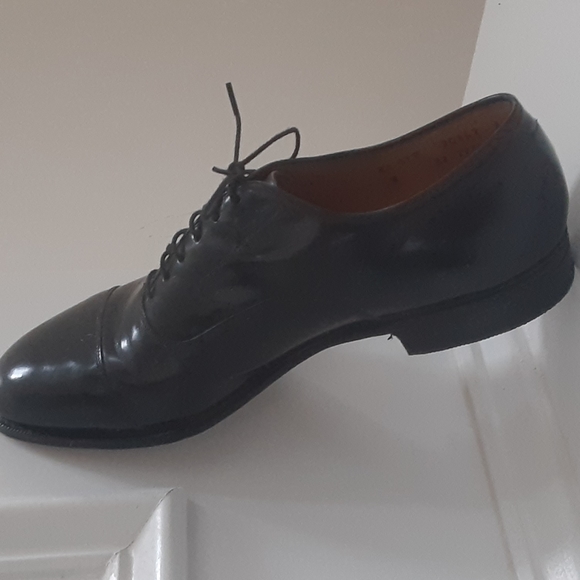 Shoes - Picture 4 of 8